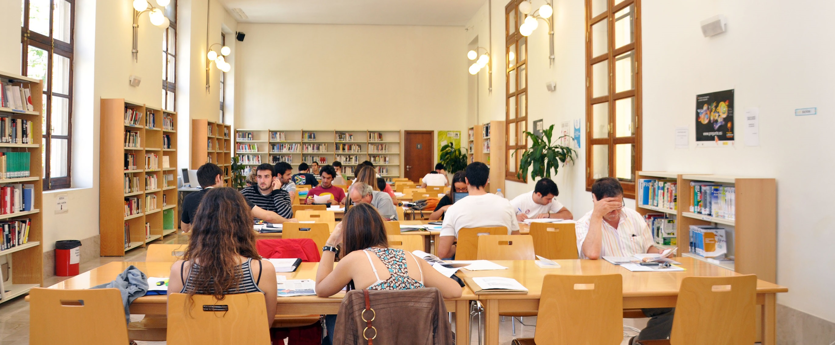 Biblioteca De L Exposició Palau De L Exposició Cultural València
