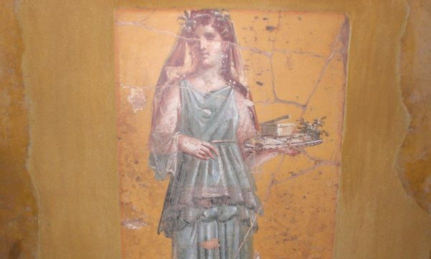 Lcia CC_Fresco_of_woman_with_tray_in_Villa_San_Marco rec face
